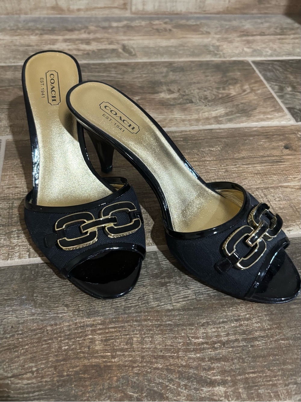 Coach black patent heels Hazel sz 6.5 B